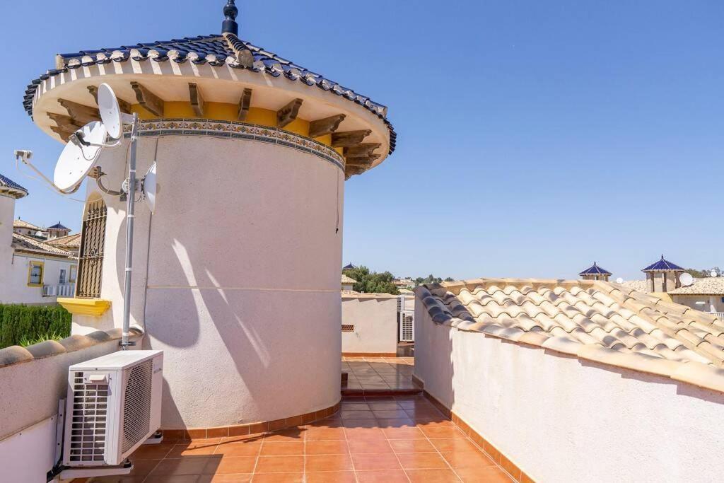 Casa Lilly-Rose, A Beautiful 3 Bedroom Detached Villa A Short Walk To The Villamartin Plaza & Golf Course Esterno foto