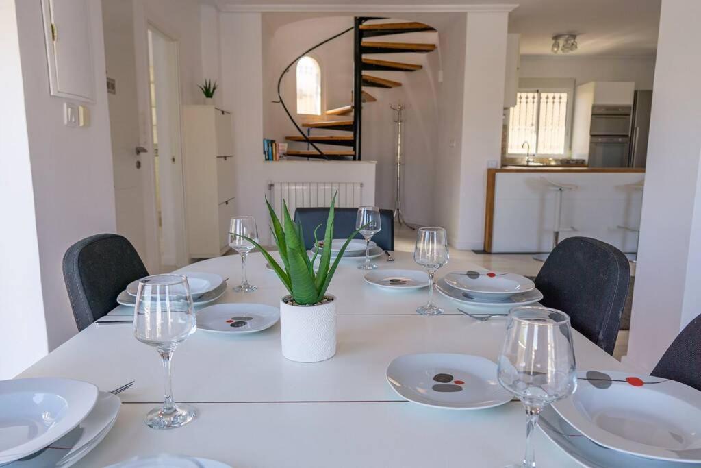 Casa Lilly-Rose, A Beautiful 3 Bedroom Detached Villa A Short Walk To The Villamartin Plaza & Golf Course Esterno foto