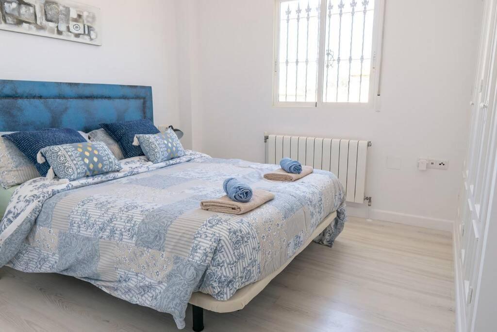 Casa Lilly-Rose, A Beautiful 3 Bedroom Detached Villa A Short Walk To The Villamartin Plaza & Golf Course Esterno foto