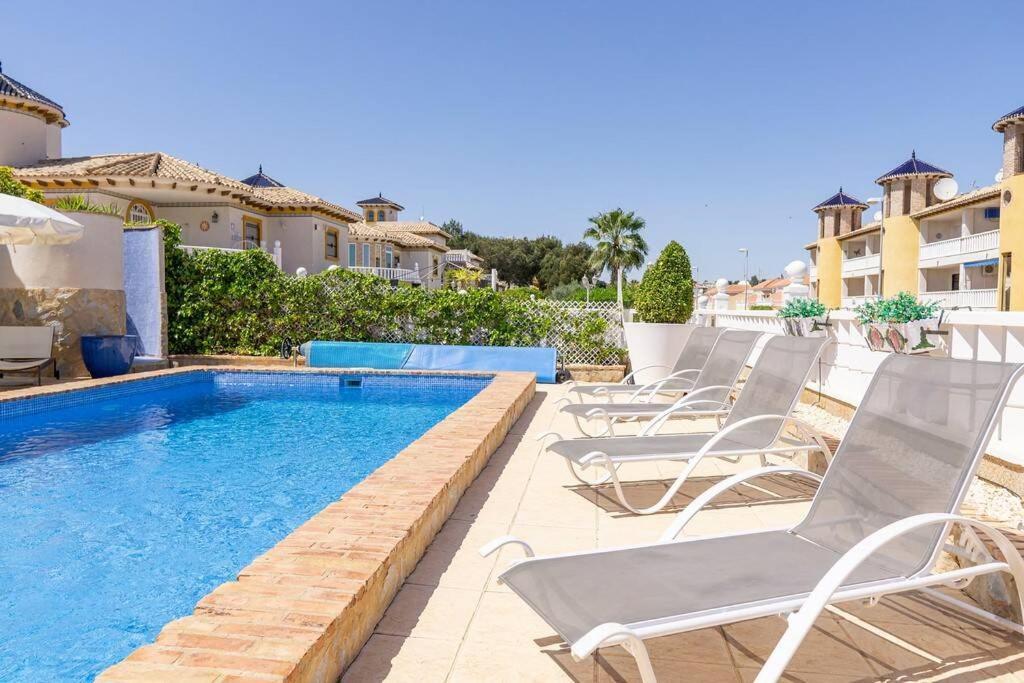 Casa Lilly-Rose, A Beautiful 3 Bedroom Detached Villa A Short Walk To The Villamartin Plaza & Golf Course Esterno foto