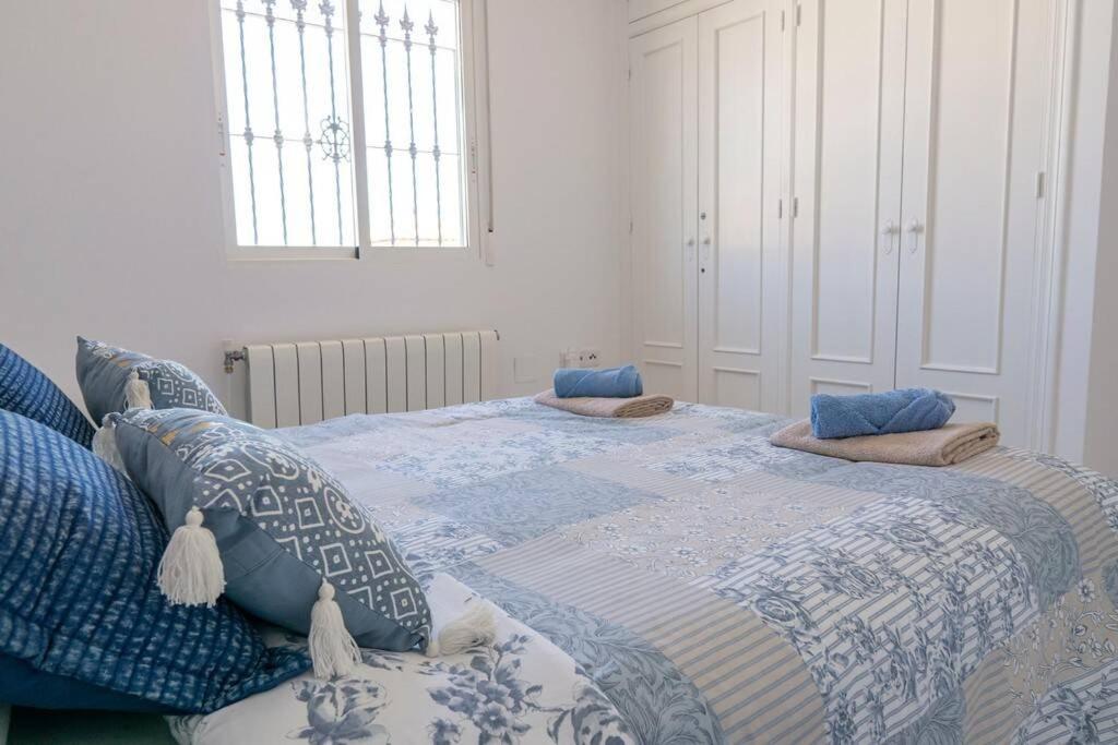 Casa Lilly-Rose, A Beautiful 3 Bedroom Detached Villa A Short Walk To The Villamartin Plaza & Golf Course Esterno foto